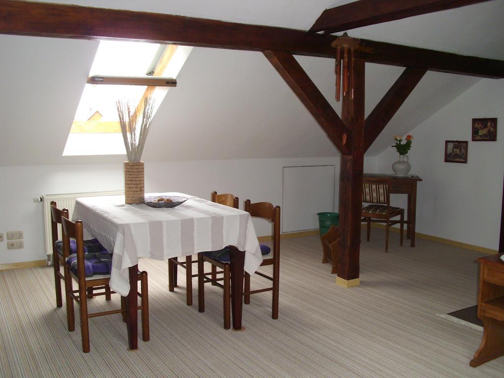 Ferienwohnung Am Dorfplatz Wittenberg Pokoj fotografie